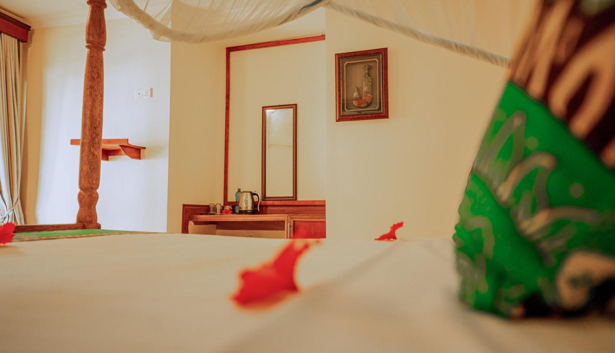 Sansi Kae Beach Resort Michamvi Kae Екстер'єр фото