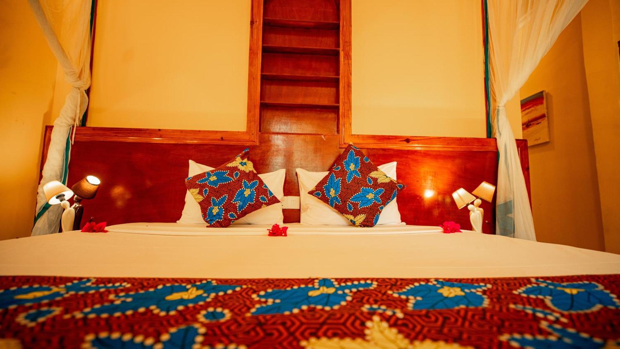 Sansi Kae Beach Resort Michamvi Kae Екстер'єр фото