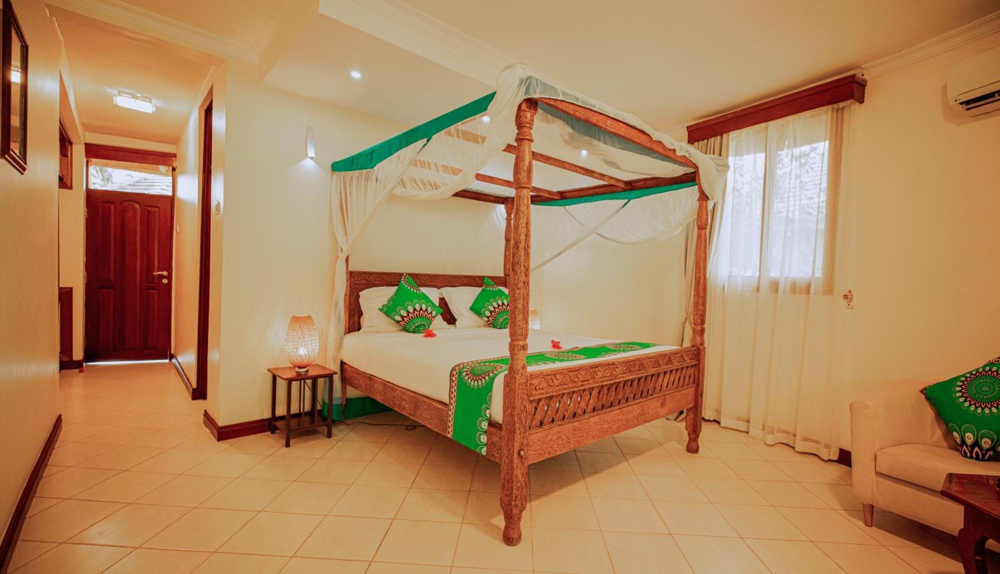 Sansi Kae Beach Resort Michamvi Kae Екстер'єр фото