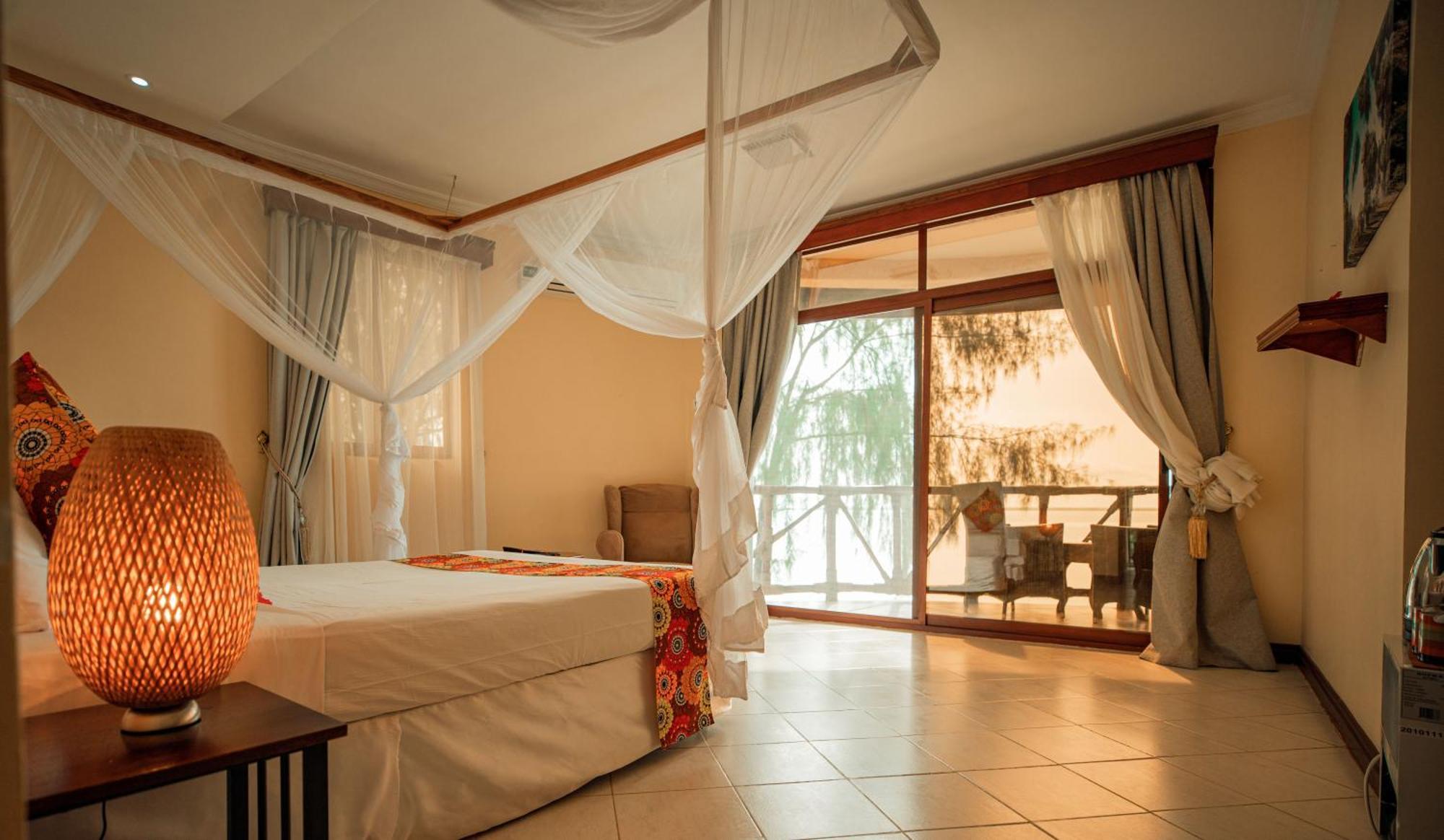 Sansi Kae Beach Resort Michamvi Kae Екстер'єр фото