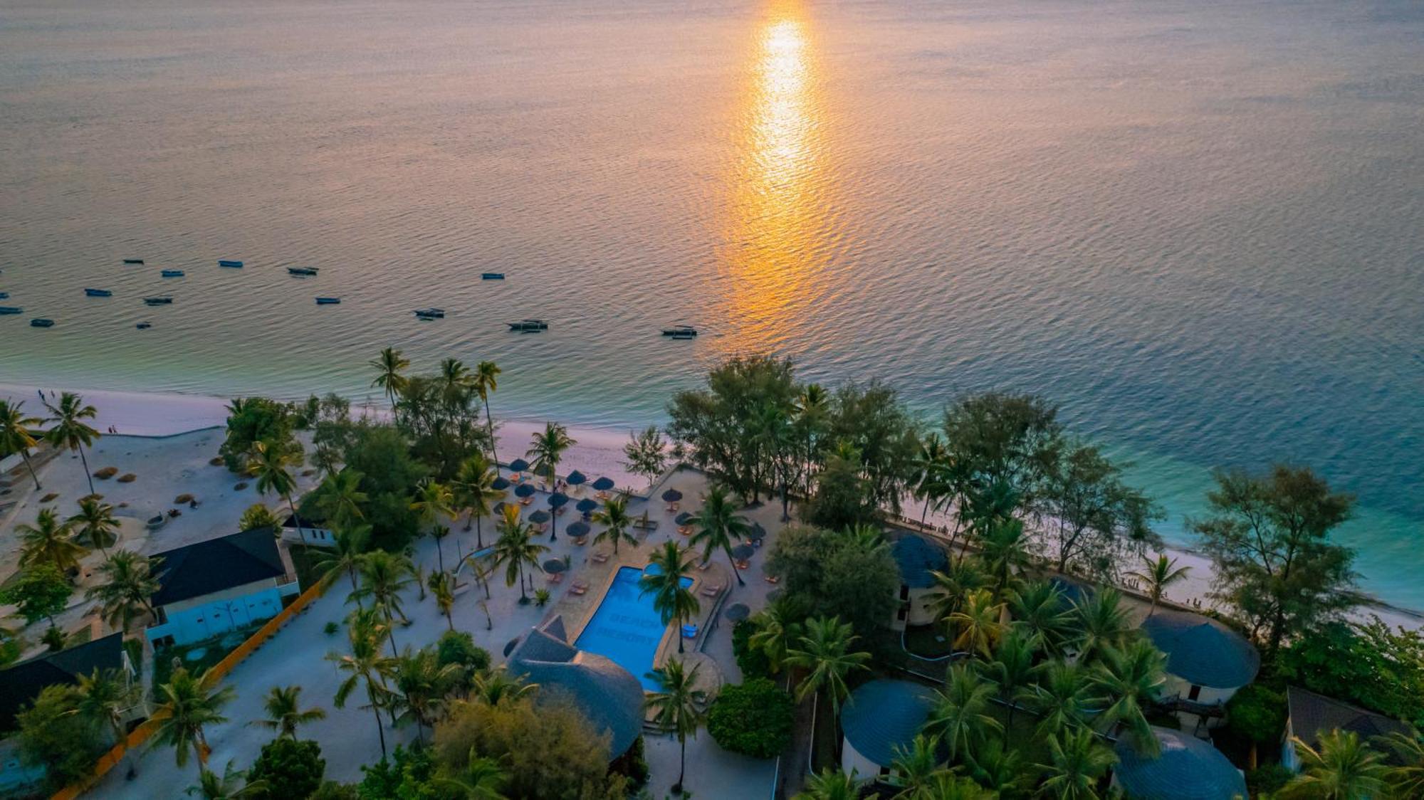 Sansi Kae Beach Resort Michamvi Kae Екстер'єр фото