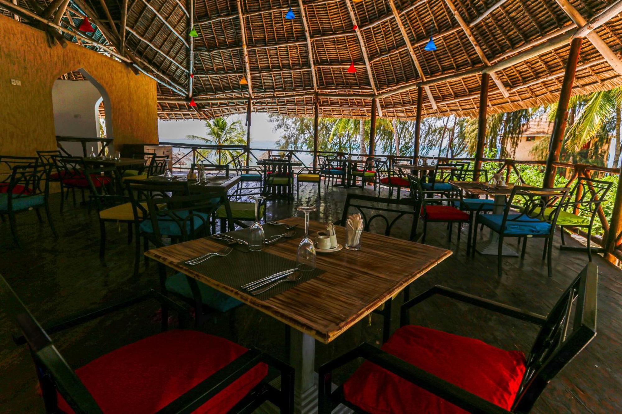 Sansi Kae Beach Resort Michamvi Kae Екстер'єр фото