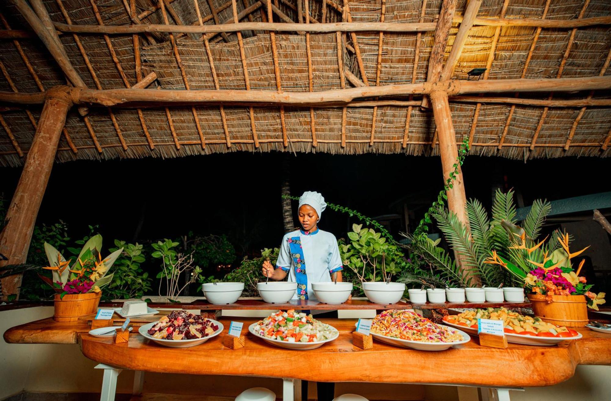 Sansi Kae Beach Resort Michamvi Kae Екстер'єр фото