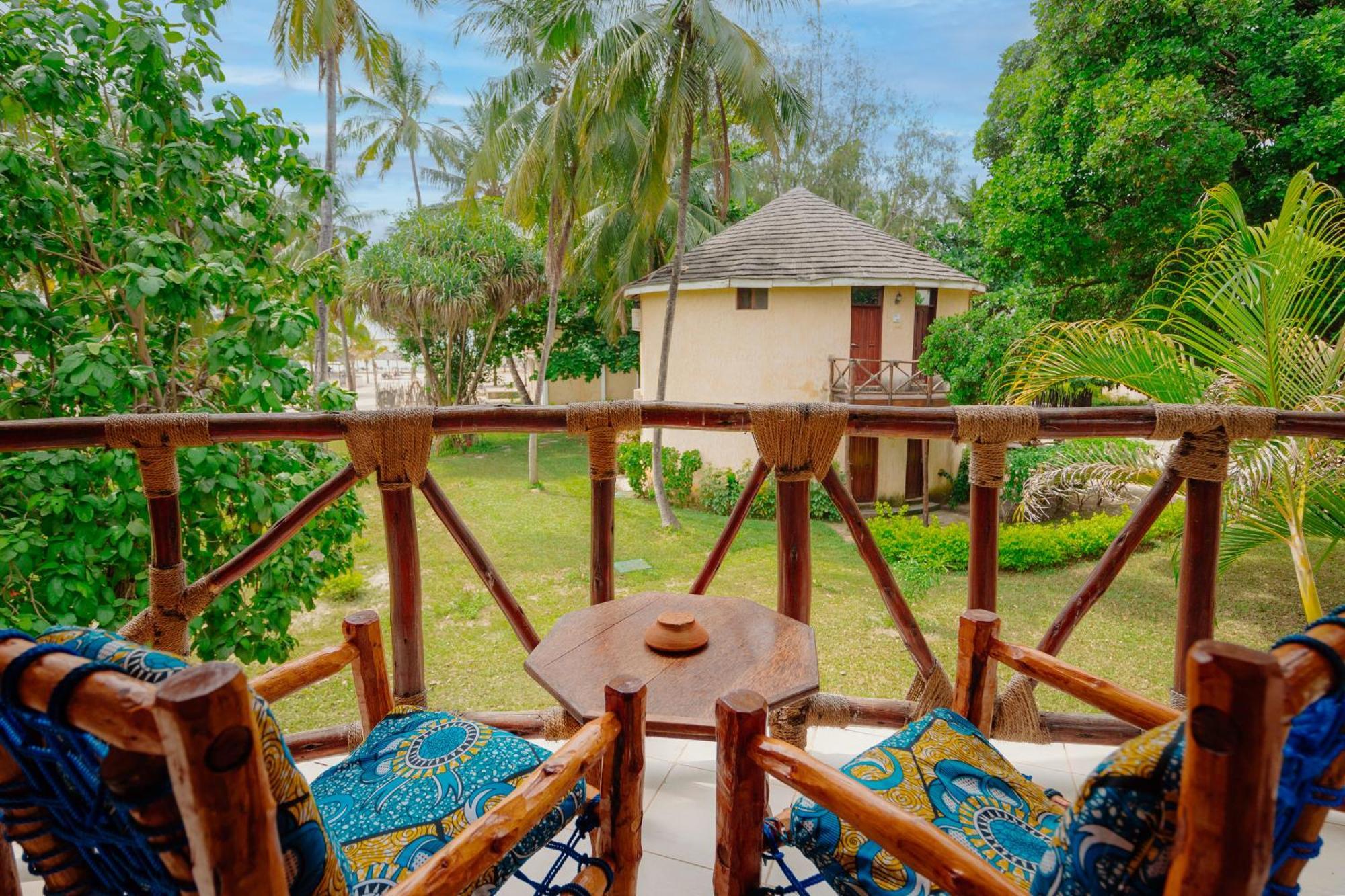 Sansi Kae Beach Resort Michamvi Kae Екстер'єр фото