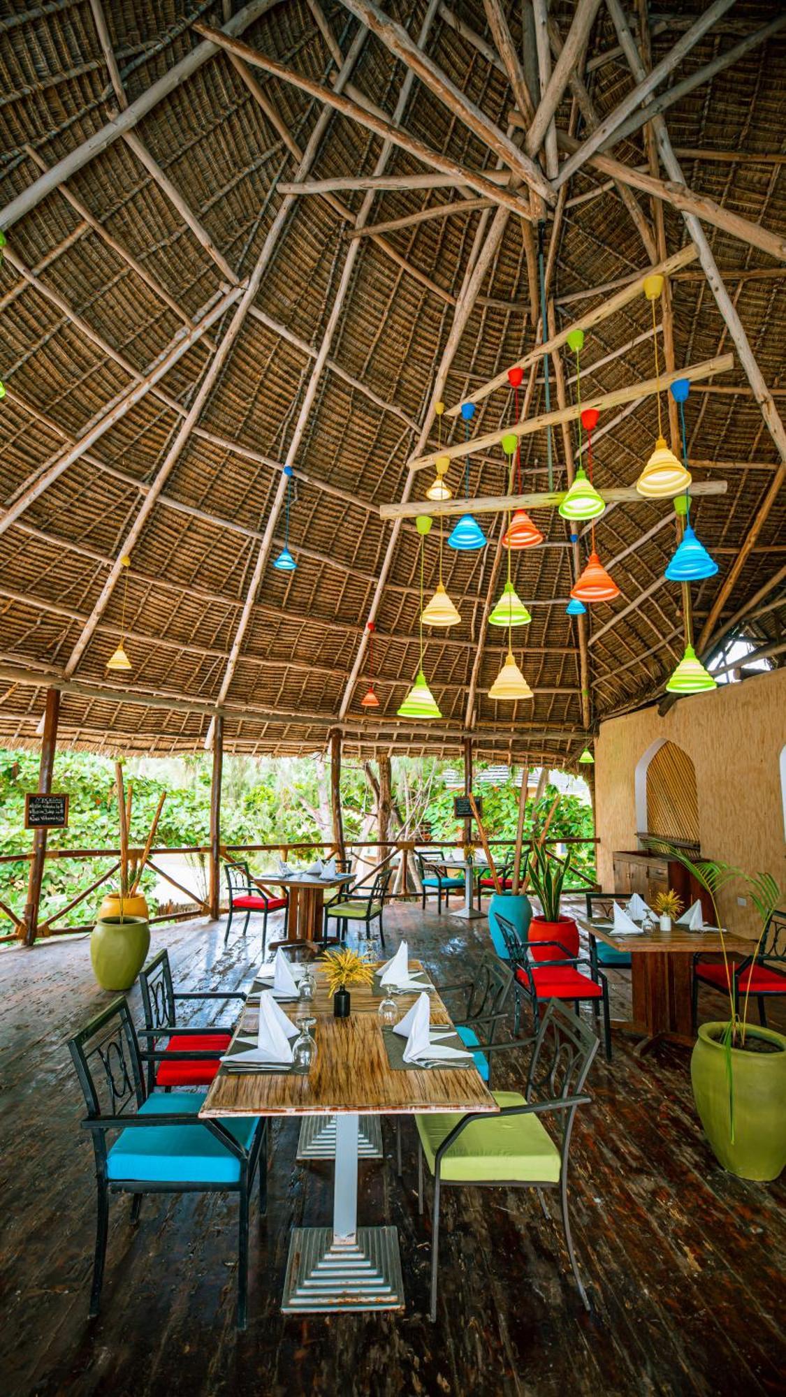 Sansi Kae Beach Resort Michamvi Kae Екстер'єр фото