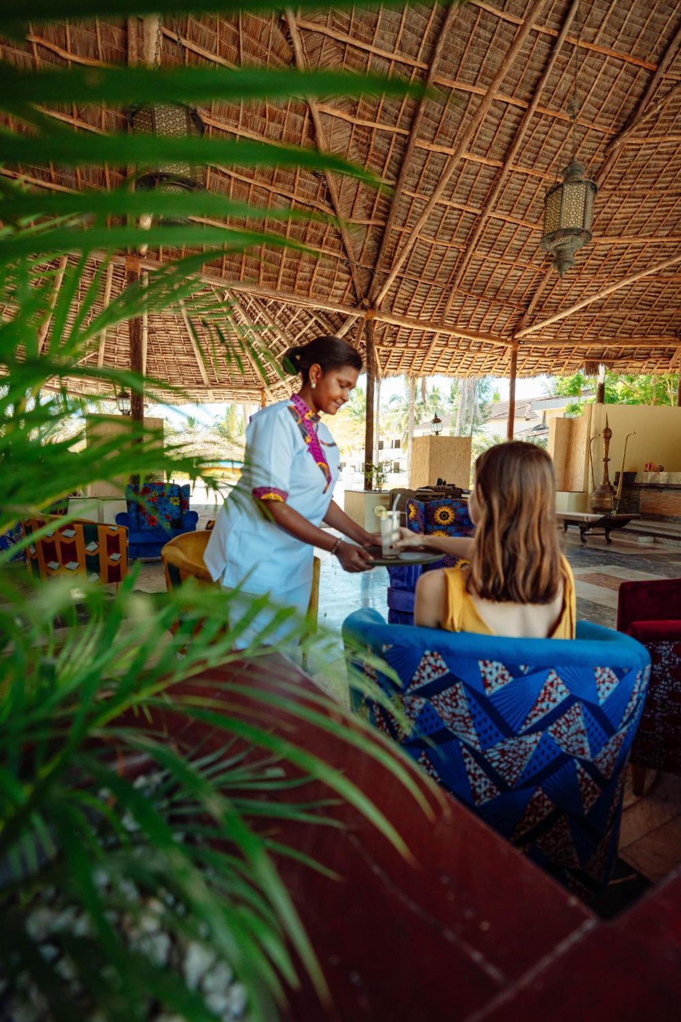 Sansi Kae Beach Resort Michamvi Kae Екстер'єр фото