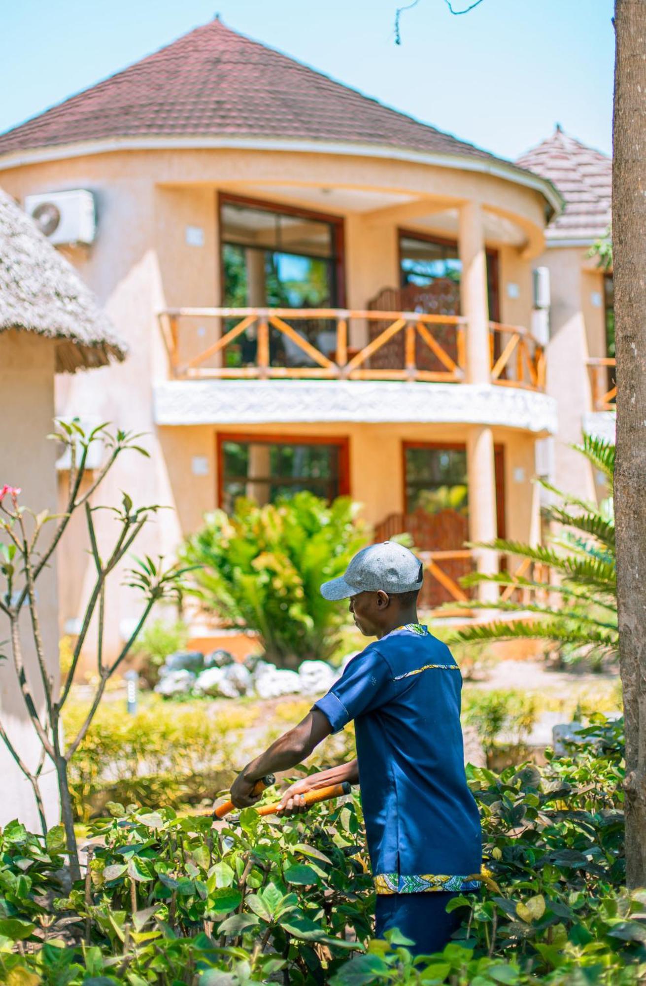 Sansi Kae Beach Resort Michamvi Kae Екстер'єр фото