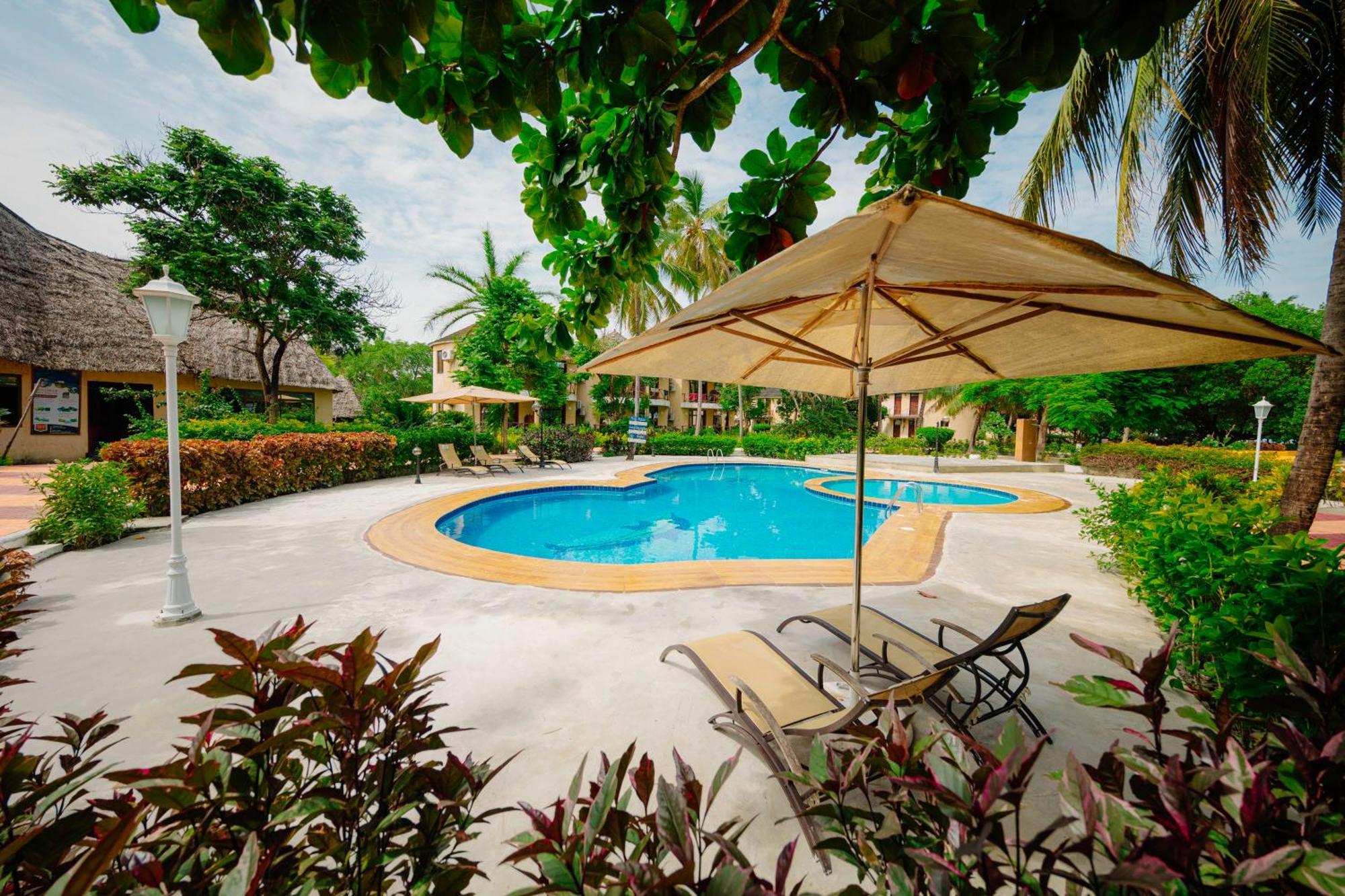 Sansi Kae Beach Resort Michamvi Kae Екстер'єр фото