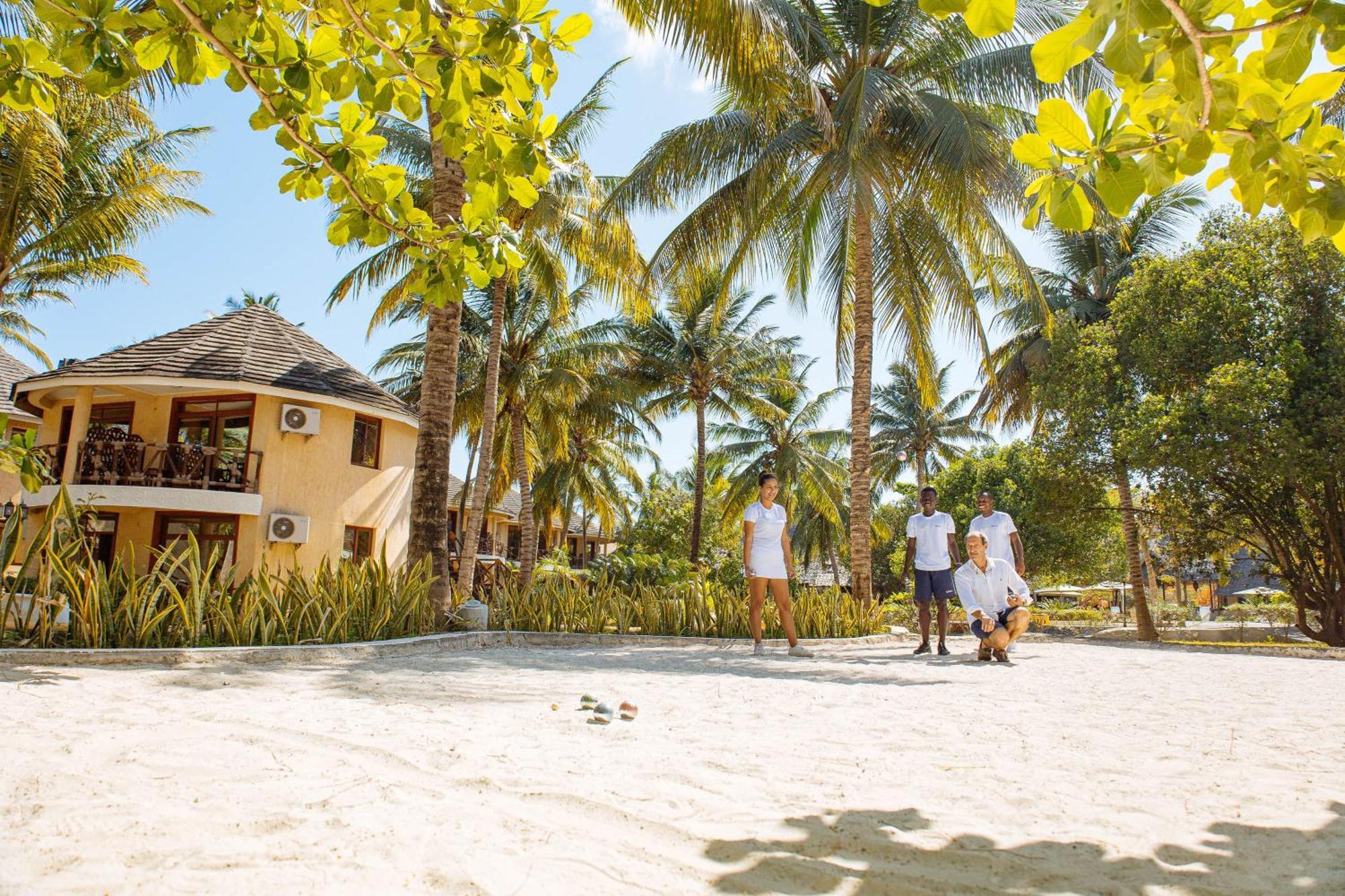 Sansi Kae Beach Resort Michamvi Kae Екстер'єр фото