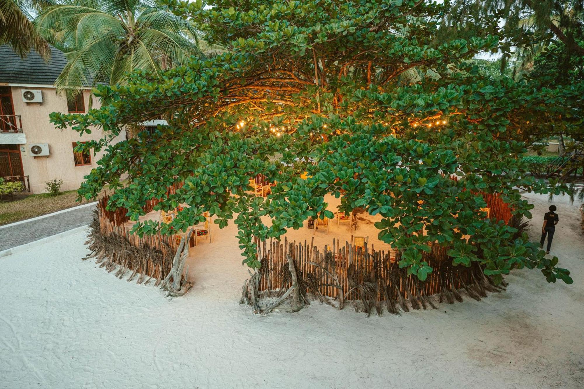 Sansi Kae Beach Resort Michamvi Kae Екстер'єр фото