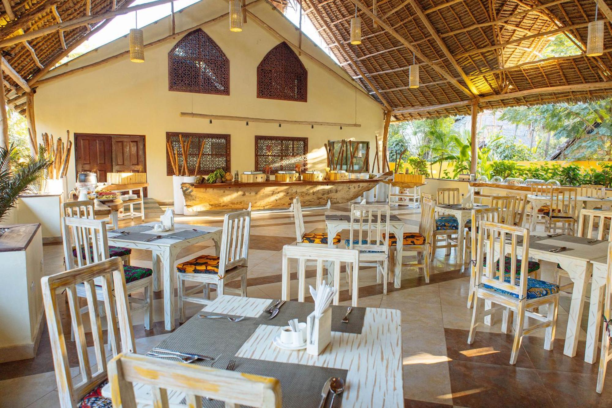 Sansi Kae Beach Resort Michamvi Kae Екстер'єр фото