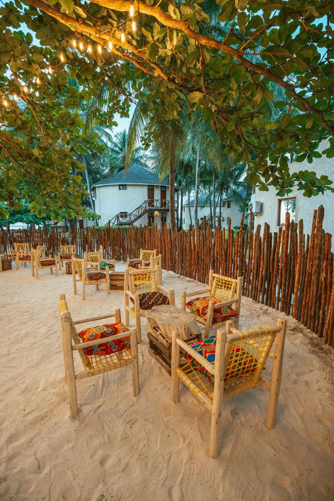 Sansi Kae Beach Resort Michamvi Kae Екстер'єр фото