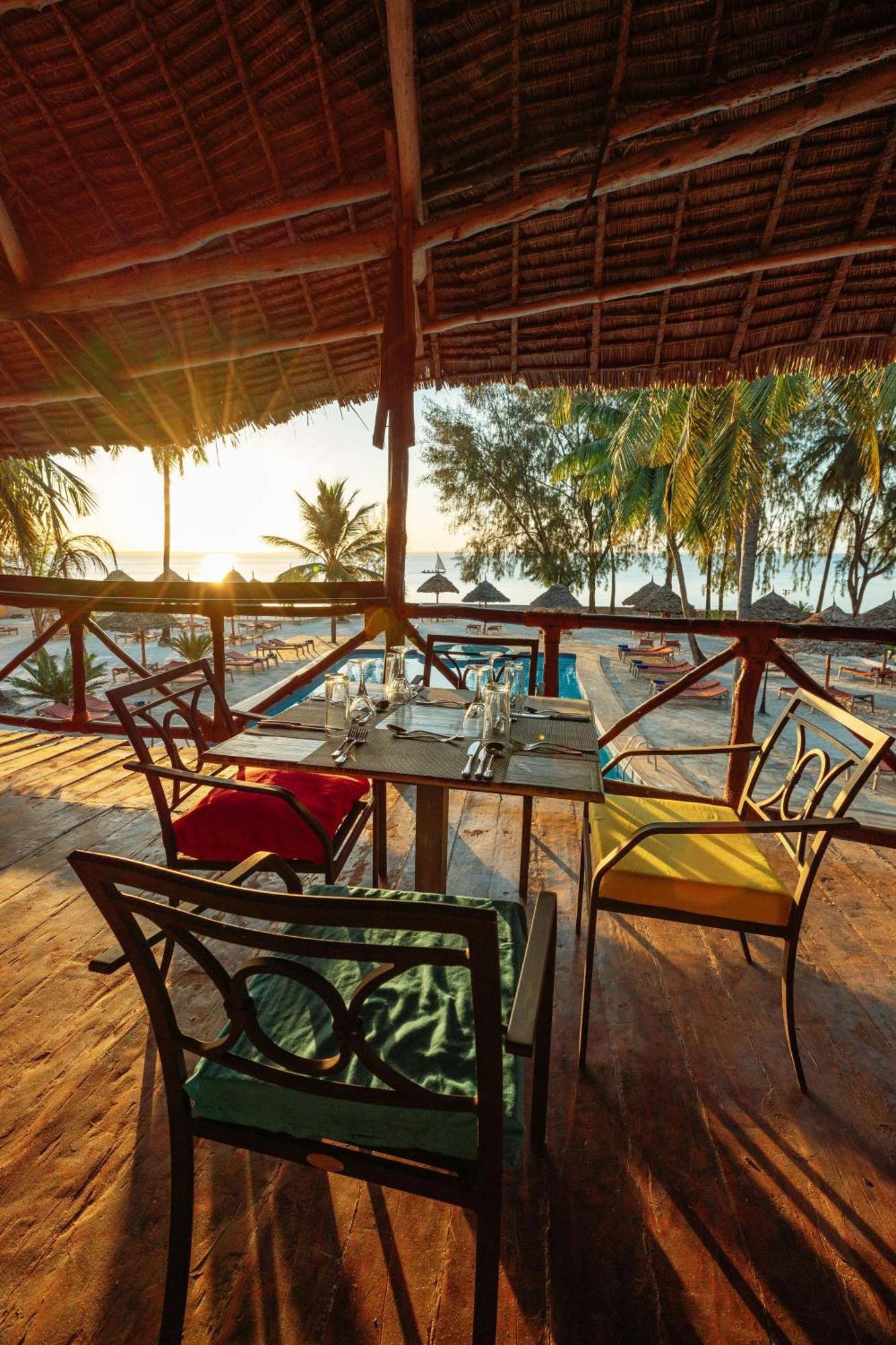 Sansi Kae Beach Resort Michamvi Kae Екстер'єр фото