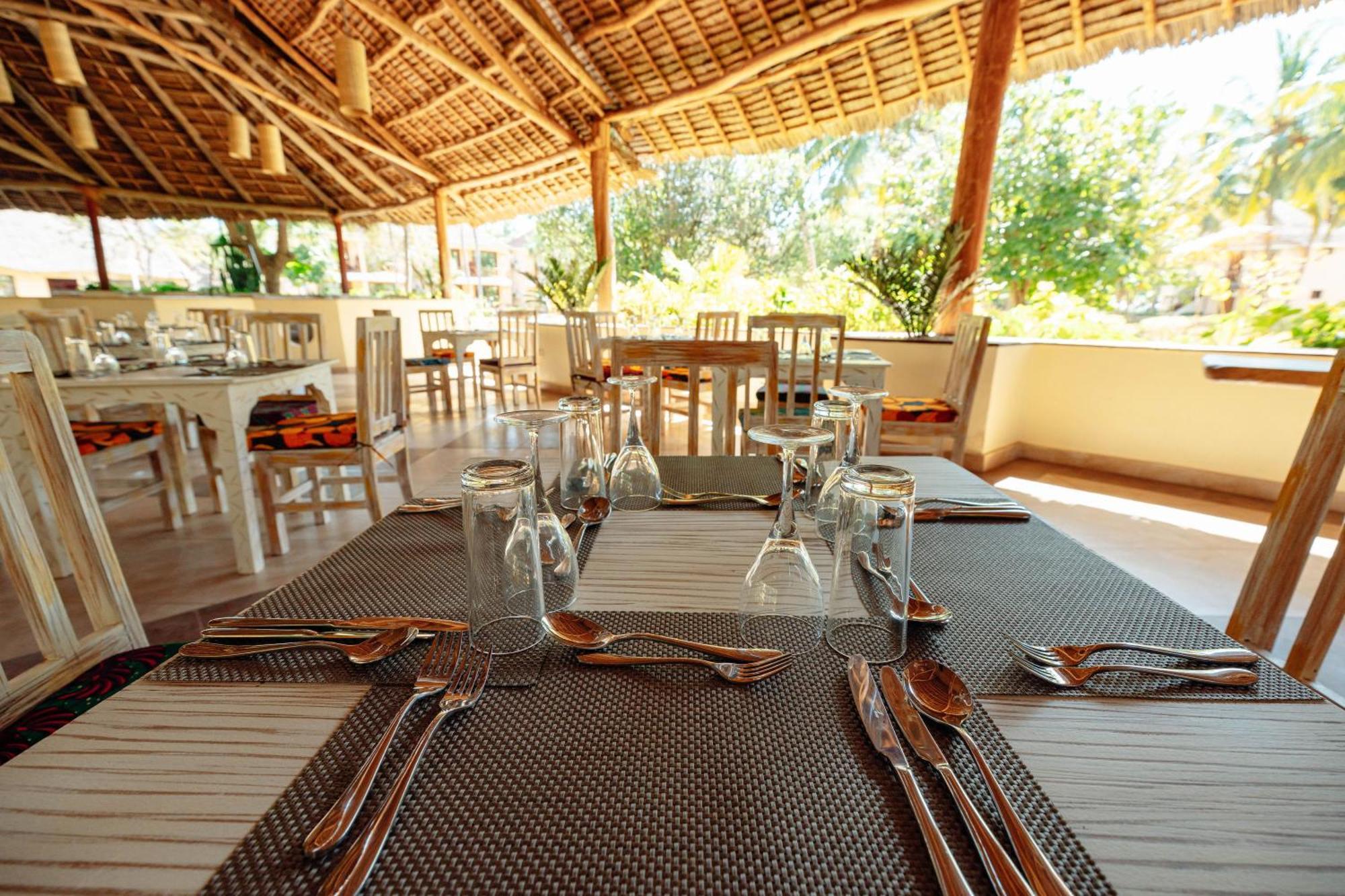 Sansi Kae Beach Resort Michamvi Kae Екстер'єр фото